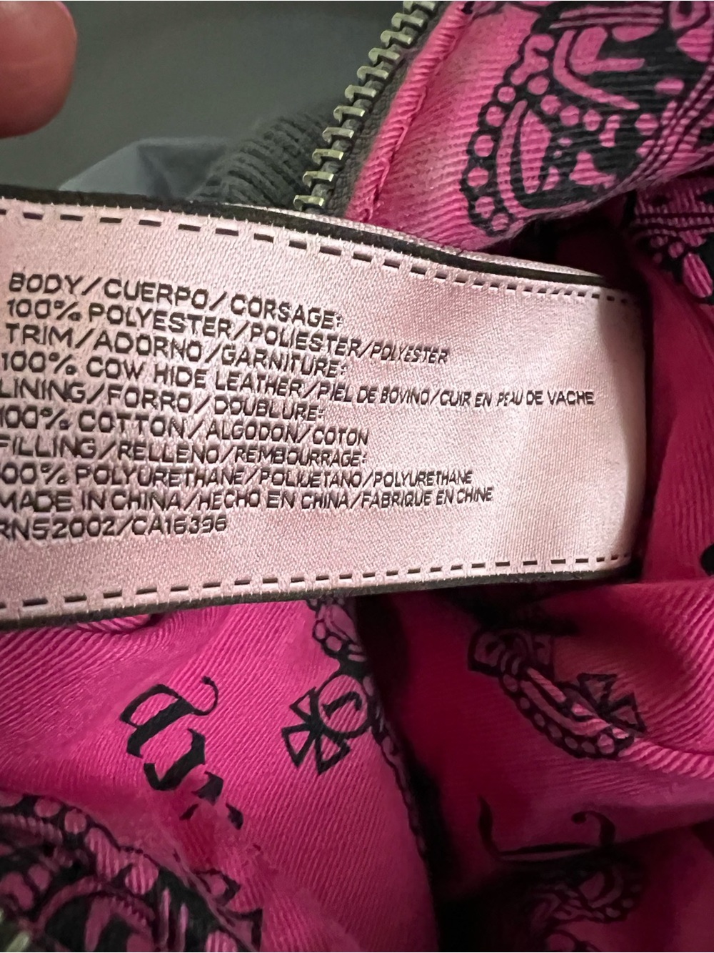 Vintage Juicy Couture large puffer w/embossed logo - Picture 4 of 10